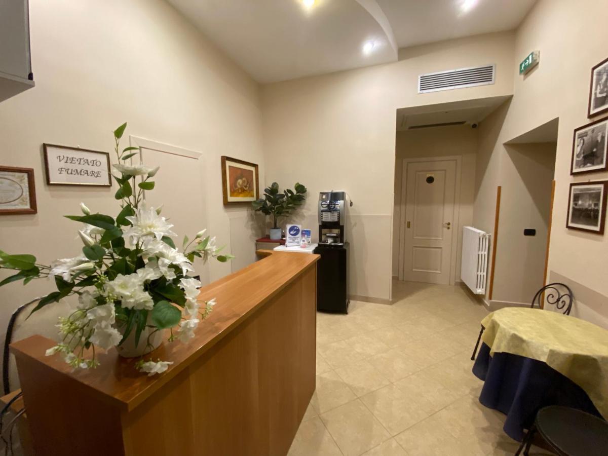 Albergo Ristorante Del Cacciatore Foggia Dış mekan fotoğraf