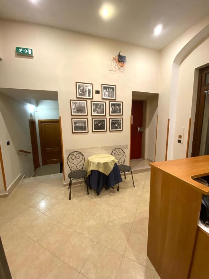 Albergo Ristorante Del Cacciatore Foggia Dış mekan fotoğraf