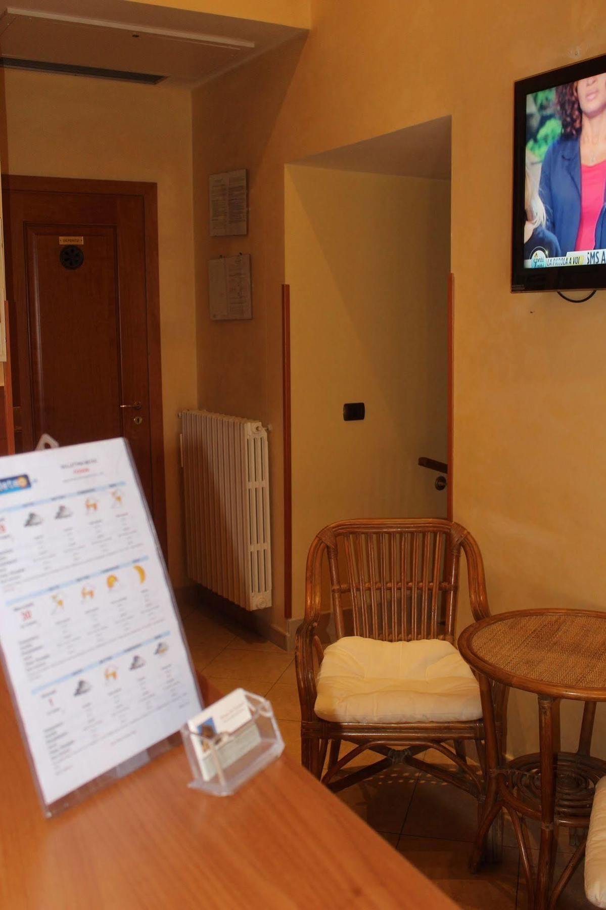 Albergo Ristorante Del Cacciatore Foggia Dış mekan fotoğraf