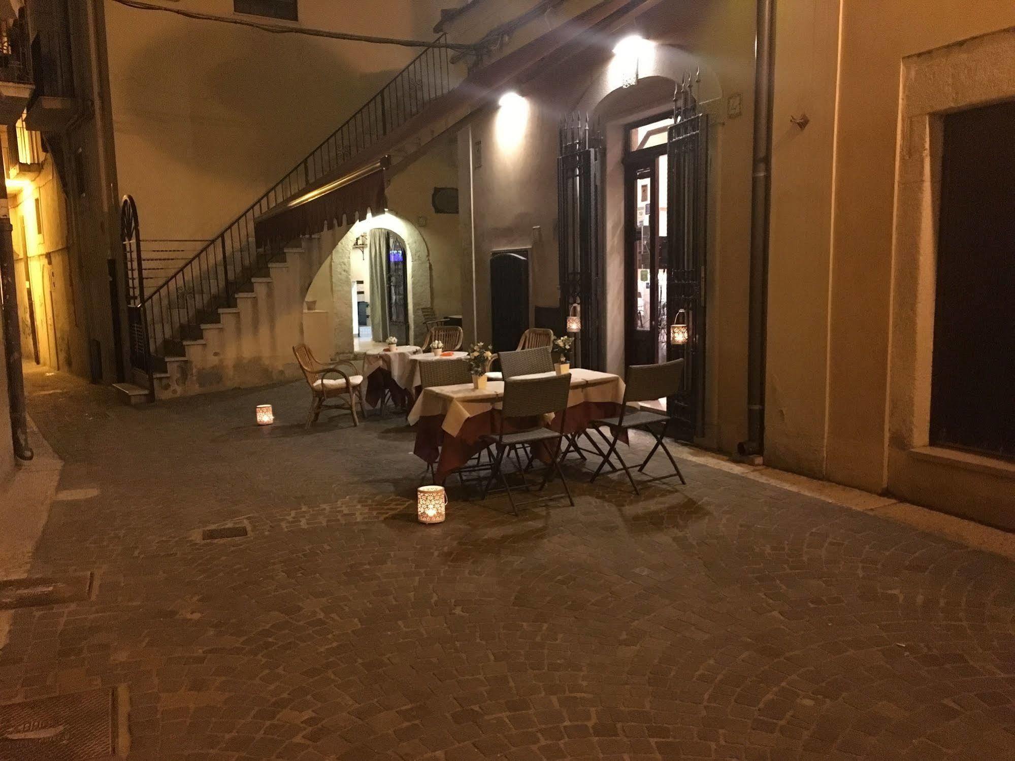 Albergo Ristorante Del Cacciatore Foggia Dış mekan fotoğraf