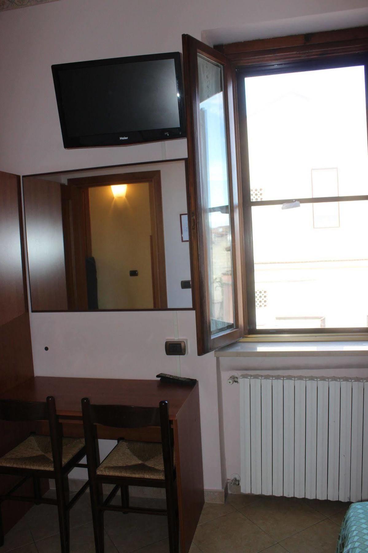 Albergo Ristorante Del Cacciatore Foggia Dış mekan fotoğraf