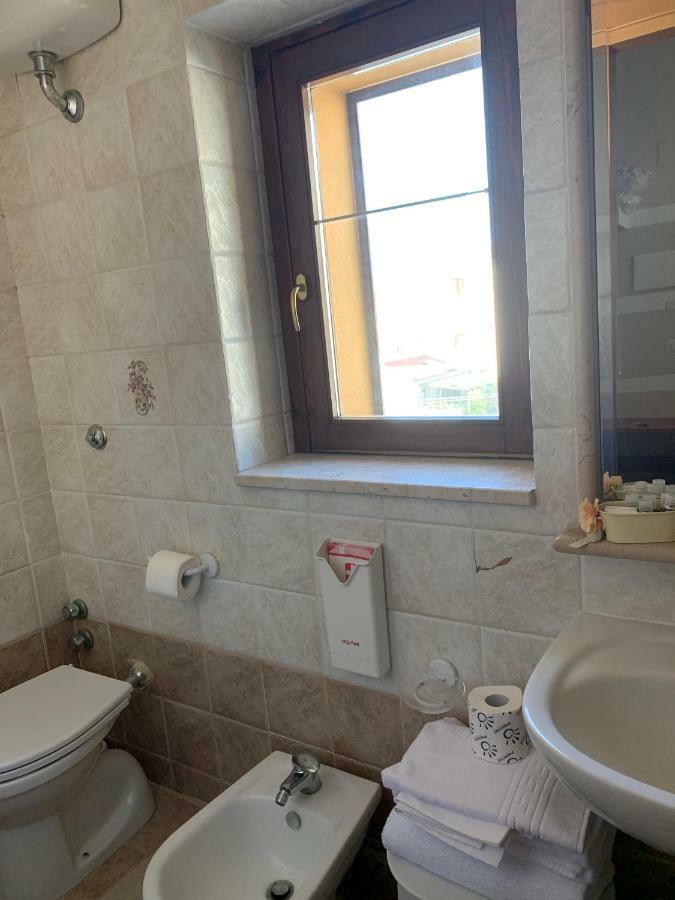 Albergo Ristorante Del Cacciatore Foggia Dış mekan fotoğraf
