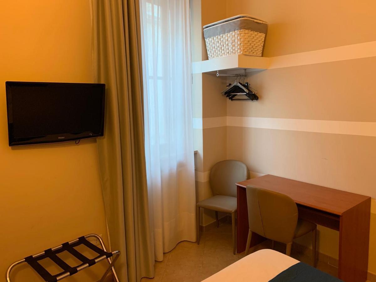 Albergo Ristorante Del Cacciatore Foggia Dış mekan fotoğraf